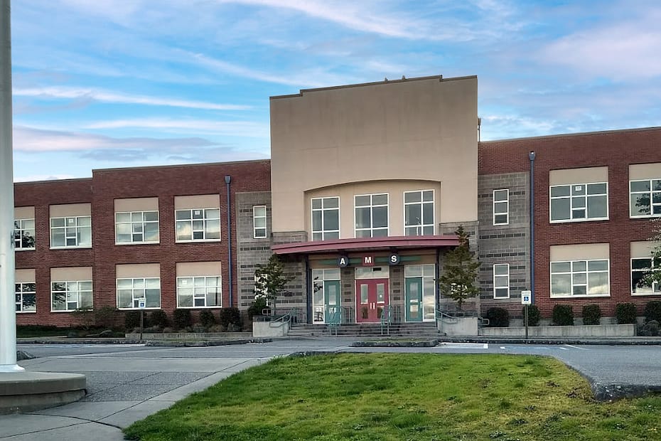 Blue skies over Anacortes Middle School in Anacortes, WA. This school would be impacted by the levies on the ballot for Anacortes voters in February 2026.